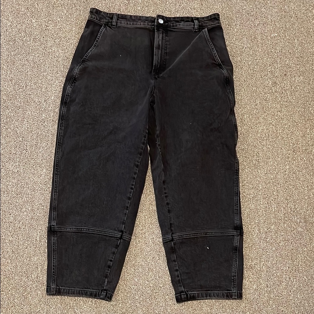 NWOT Black Relaxed Fit Jeans